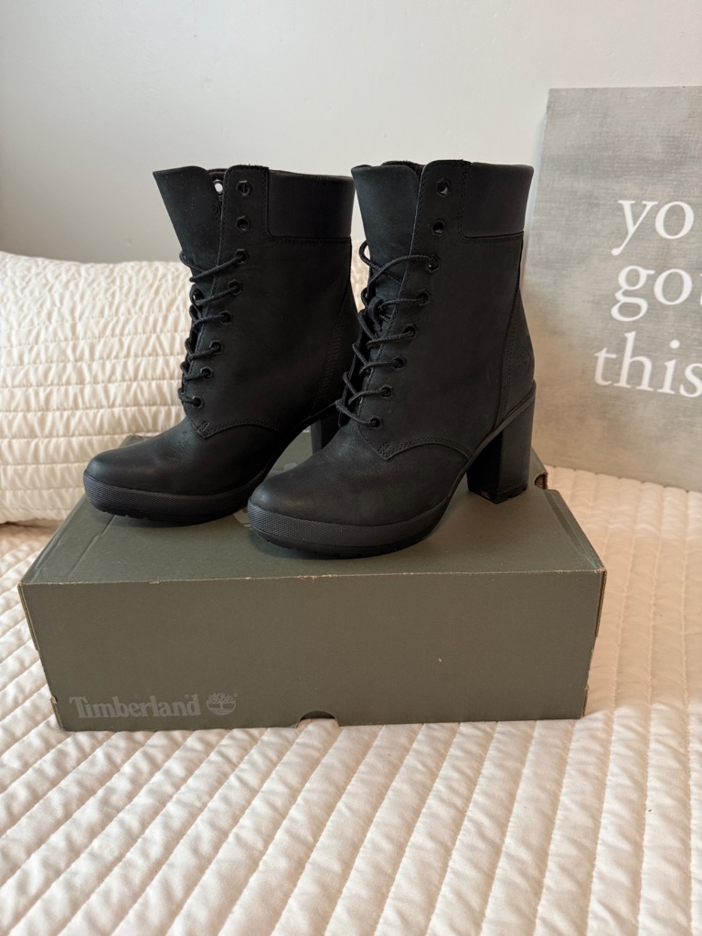 Timberland Women's Black Lace-Up Chunky Heel Ankle Boots